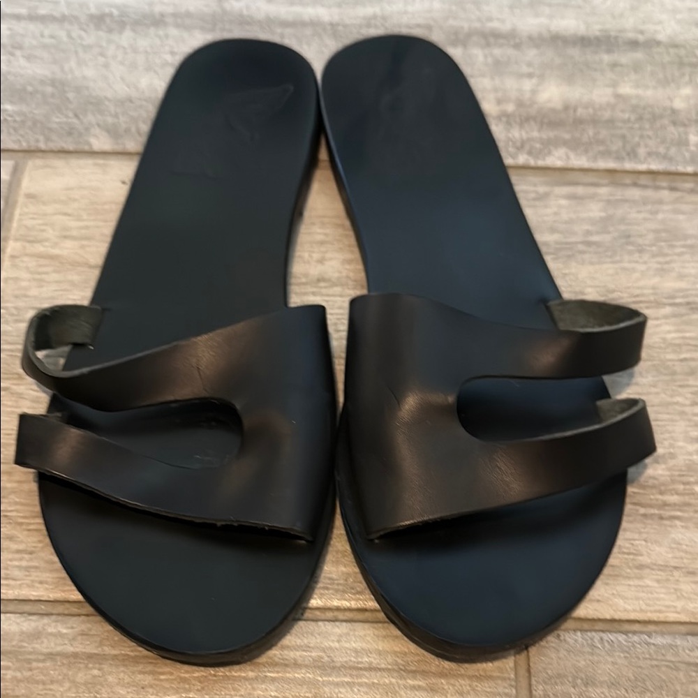 Chic Black Slide Sandals